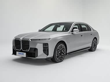 BMW i7