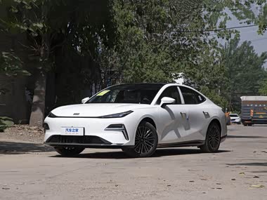 Geely Galaxy Galaxy Starshine 8