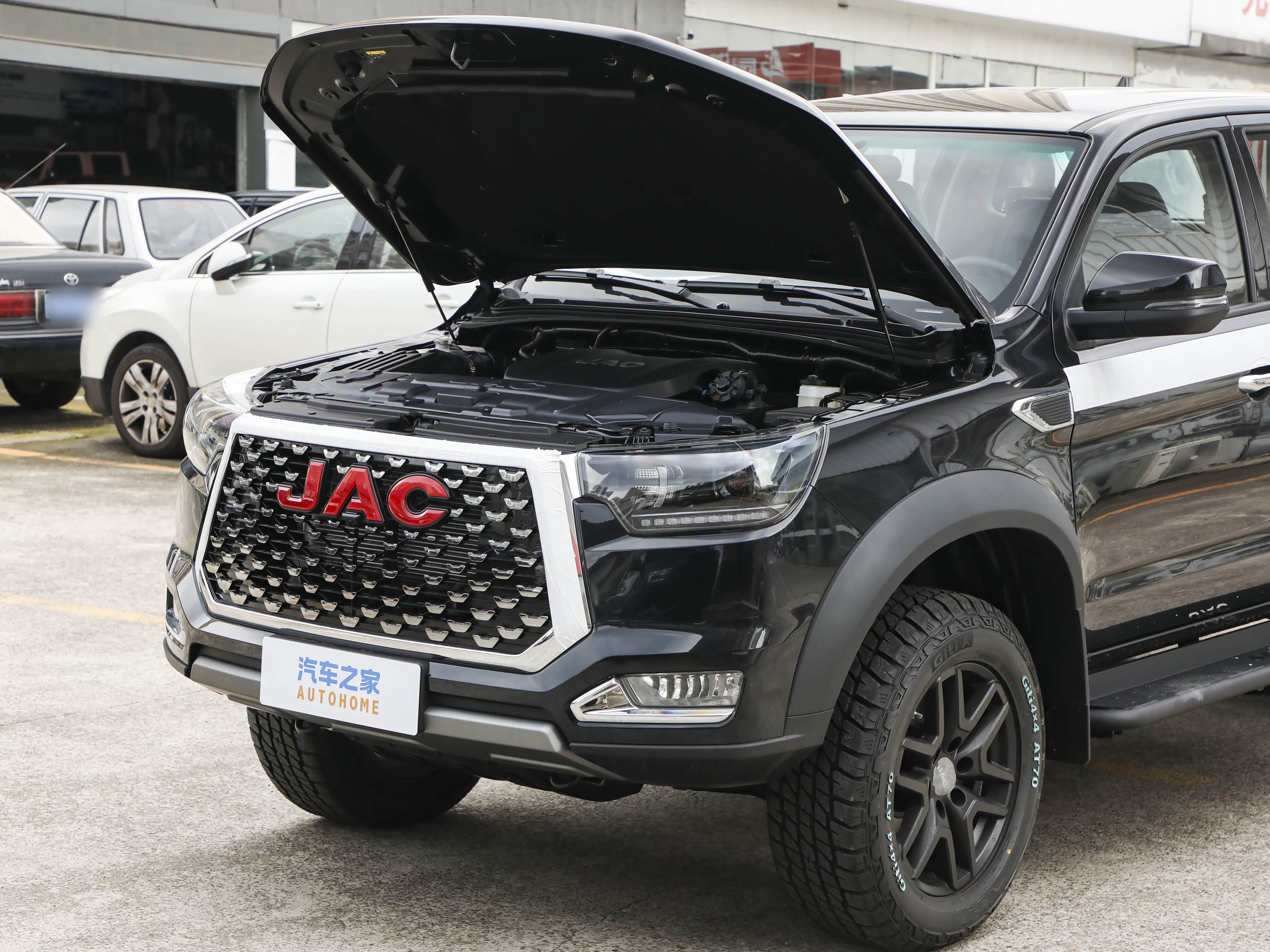 JAC T8
