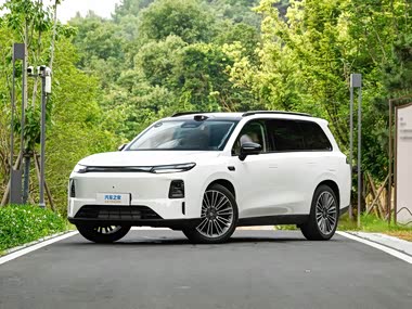 Leapmotor C16