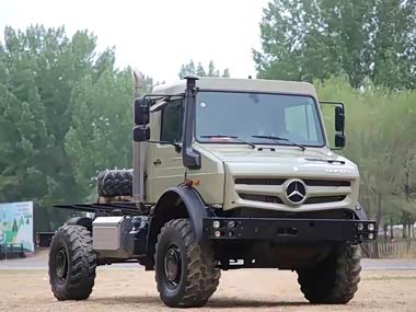 Mercedes-Benz Unimog U4023