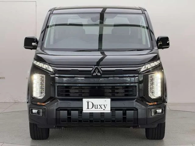 Mitsubishi Delica D 5