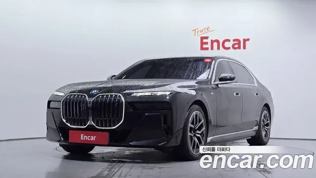 BMW i7