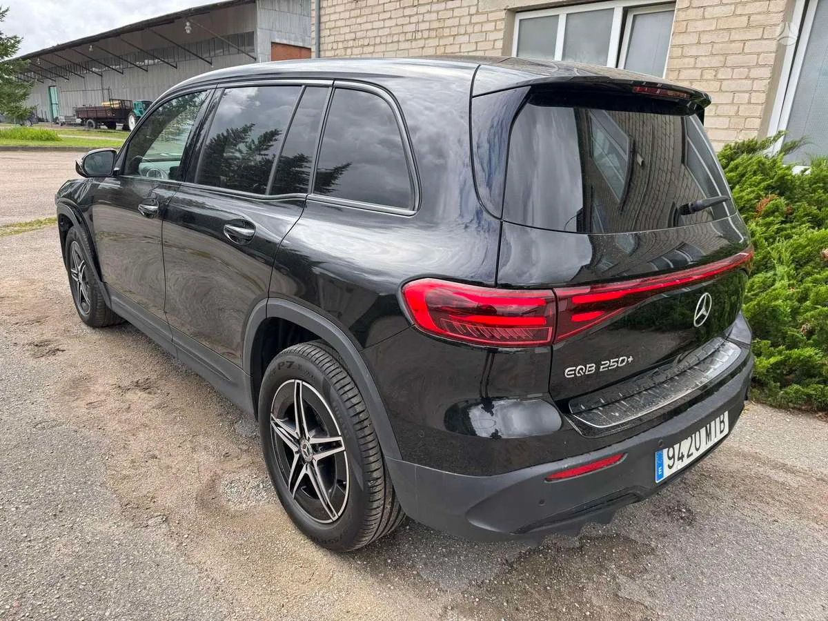 Mercedes-Benz EQB