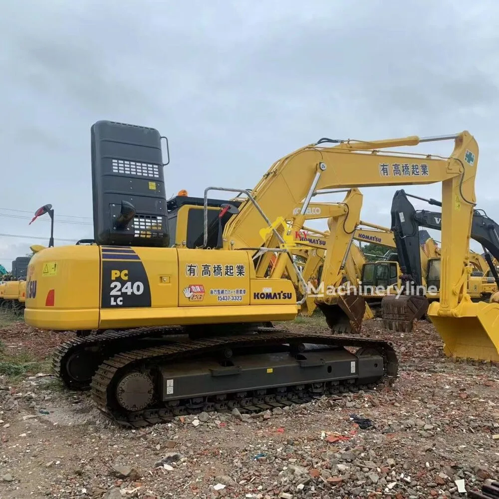 Komatsu PC240-8