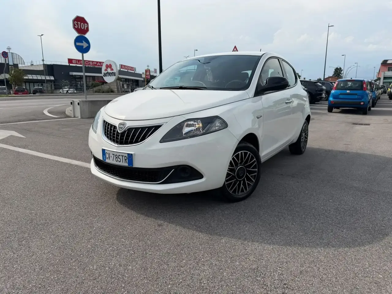 Lancia Ypsilon