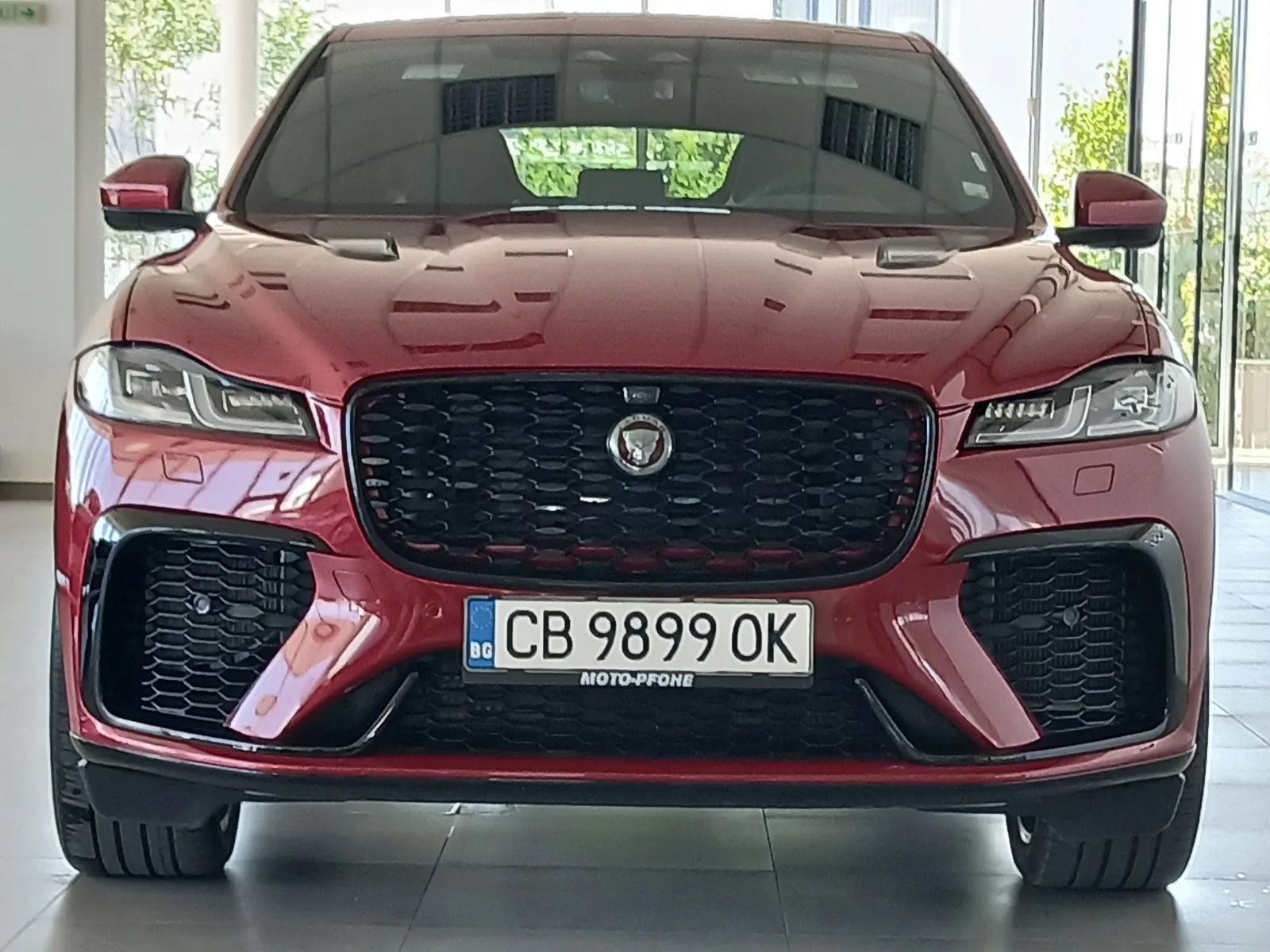 Jaguar F-PACE SVR