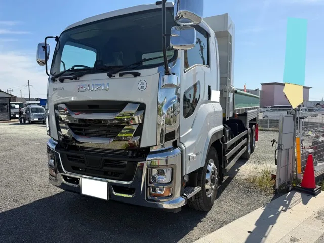 Isuzu Giga