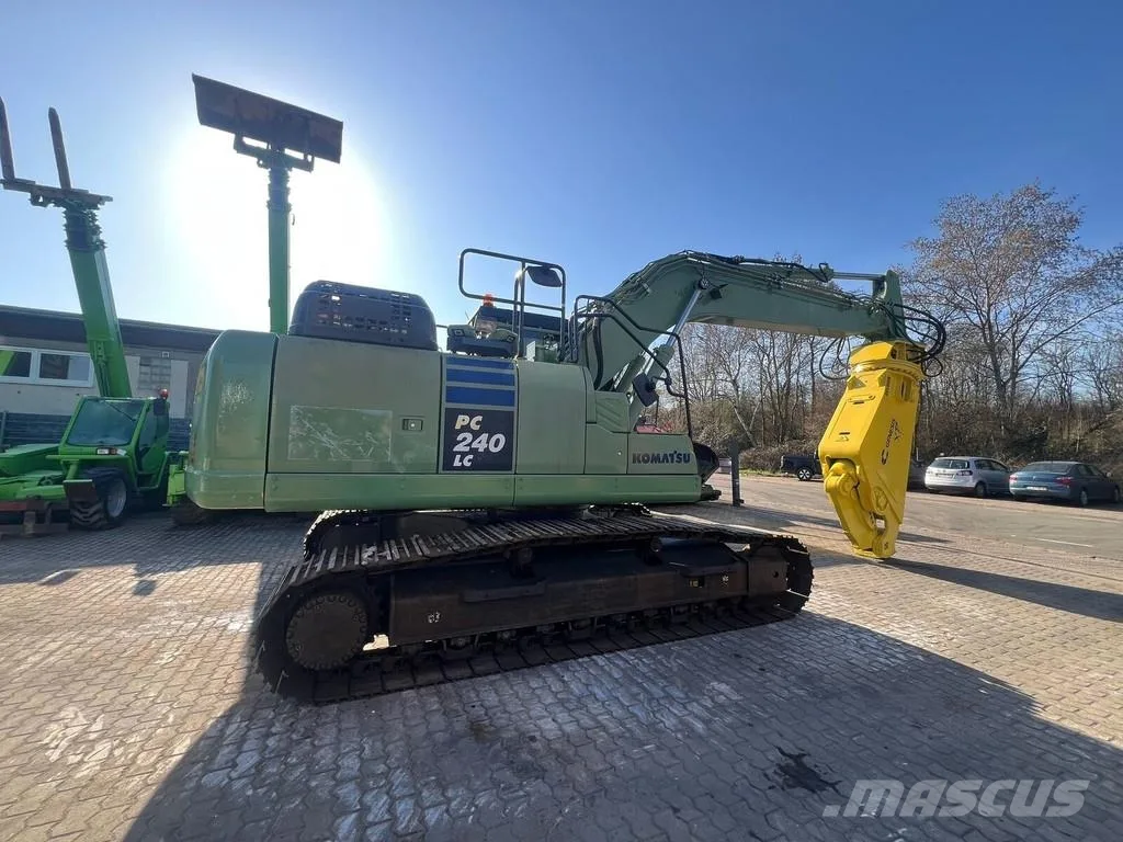 Komatsu PC240