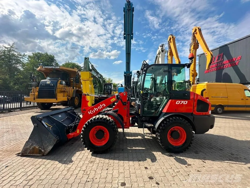 Kubota R070