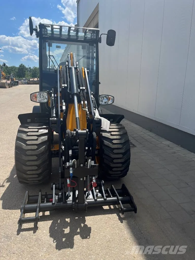 JCB 403