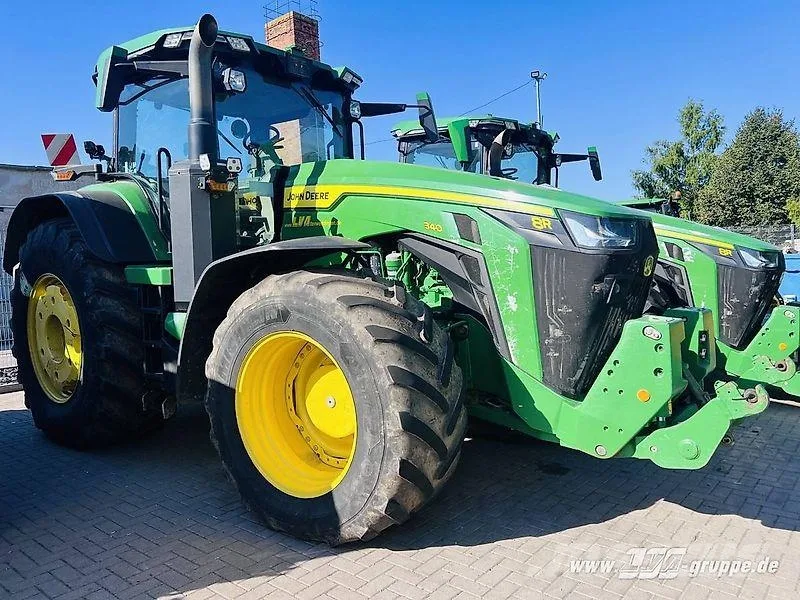 John Deere 8R